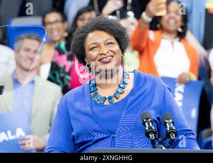 Atlanta, États-Unis. 30 juillet 2024. Stacey Abrams prend la parole lors d'un rassemblement de campagne à Atlanta, Géorgie, le 30 juillet 2024. Le vice-président Harris est le candidat démocrate présumé à la présidence pour les élections de 2024 après que le président Biden ait annoncé qu'il se retirait de la course et soutenait Harris. (Photo de Lawrence Cooper/Sipa USA) crédit : Sipa USA/Alamy Live News Banque D'Images