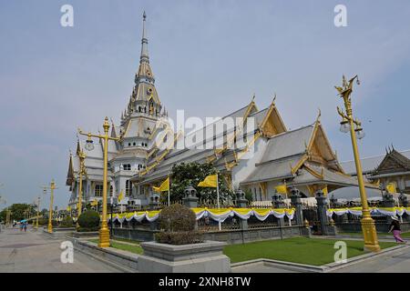 Wat Sothon Wararam Worawihan est un temple bouddhiste royal de troisième classe construit sur la rive de la rivière Bang Pakong, situé à Chachoengsao, en Thaïlande Banque D'Images