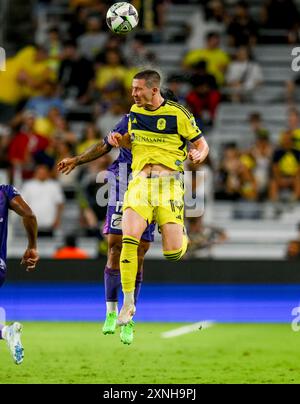 Nashville, Tennessee, États-Unis. 31 juillet 2024. Alex Muyl (19 ans), milieu de terrain du SC de Nashville, dirige le ballon lors de son match de football de la Coupe des ligues à Nashville. (Crédit image : © Camden Hall/ZUMA Press Wire) USAGE ÉDITORIAL SEULEMENT! Non destiné à UN USAGE commercial ! Crédit : ZUMA Press, Inc/Alamy Live News Banque D'Images
