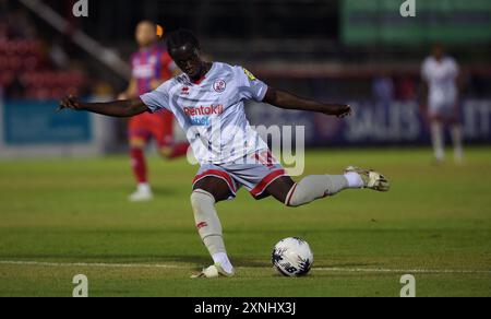 Armando Quitirna de Crawley Town Banque D'Images