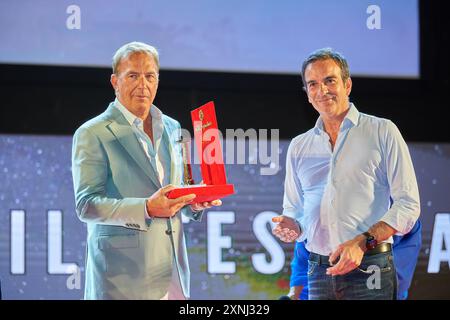 Zone porto Catanzaro, Catanzaro, Italie, 31 juillet 2024, Kevin Costner et Roberto Occhiuto au Magna Grecia film Festival pendant Kevin Costner au Magn Banque D'Images
