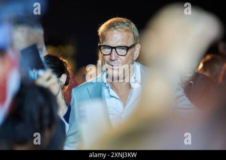 News - Kevin Costner au Magna Grecia film Festival présente Horizon Kevin Costner au Magna Grecia film Festival pendant Kevin Costner au Magna Grecia film Festival présente Horizon, News in Catanzaro, Italy, July 31 2024 Catanzaro Area porto Catanzaro Italy Copyright : xAntonioxMoniacix/xLiveMediax LPN 1464115 Banque D'Images