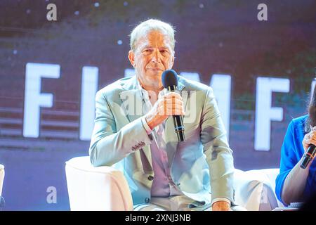 News - Kevin Costner au Magna Grecia film Festival présente Horizon Kevin Costner au Magna Grecia film Festival pendant Kevin Costner au Magna Grecia film Festival présente Horizon, News in Catanzaro, Italy, July 31 2024 Catanzaro Area porto Catanzaro Italy Copyright : xAntonioxMoniacix/xLiveMediax LPN 1464118 Banque D'Images