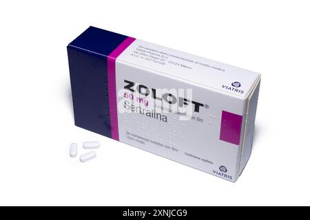 Carrara, Italie - 1er août 2024 - Zoloft comprimés pack, antidépresseur à base de sertraline produit par Pfizer Banque D'Images