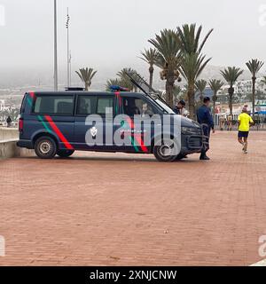 Agadir, Maroc. 1er août 2024. Renforcement de la sécurité dans les zones touristiques d'Agadir, au Maroc. Crédit : Nidpor/Alamy Live News Banque D'Images