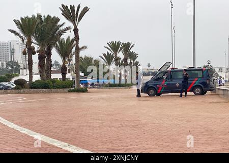 Agadir, Maroc. 1er août 2024. Renforcement de la sécurité dans les zones touristiques d'Agadir, au Maroc. Crédit : Nidpor/Alamy Live News Banque D'Images