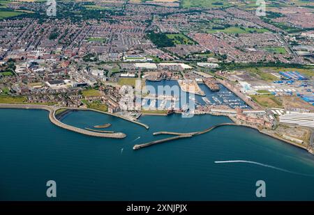 Un drone aérien de Hartlepool Marina, ville balnéaire et portuaire, comté de Durham, située sur la côte nord-est du nord de l'Angleterre, Royaume-Uni Banque D'Images