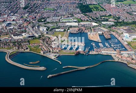 Un drone aérien de Hartlepool Marina, ville balnéaire et portuaire, comté de Durham, située sur la côte nord-est du nord de l'Angleterre, Royaume-Uni Banque D'Images