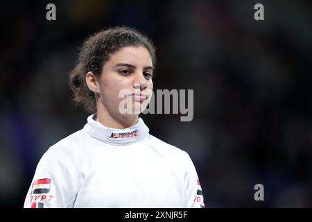 PARIS, FRANCE - JUILLET 27 : portrait en plan de tête/gros plan) d'Aya Hussein d'Egypte lors de l'Epéé féminin pendant l'escrime - Jeux Olympiques Paris 2024 le jour 1 au Grand Palais le 27 juillet 2024 à Paris, France. (Daniela Porcelli / SPP) Banque D'Images