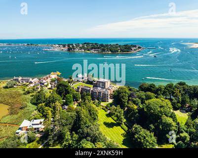 Château de Brownsea sur l'île de Brownsea depuis un drone, Poole, Dorset, Angleterre Banque D'Images