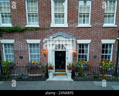 Vue surélevée de 35 Rodney St Liverpool au crépuscule, qui était la 1ère maison à être construite sur la rue en 1783-4. Banque D'Images