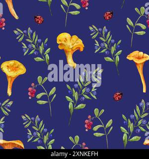 champignons chanterelles, bleuets, beadberries, baies sauvages et coccinelle, motif aquarelle sans couture sur bleu foncé Banque D'Images