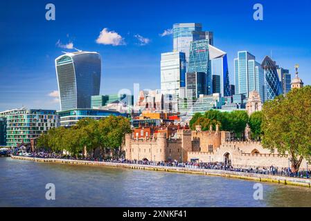 Londres, Royaume-Uni. Vue sur la célèbre ville de Londres, la Tamise. Banque D'Images