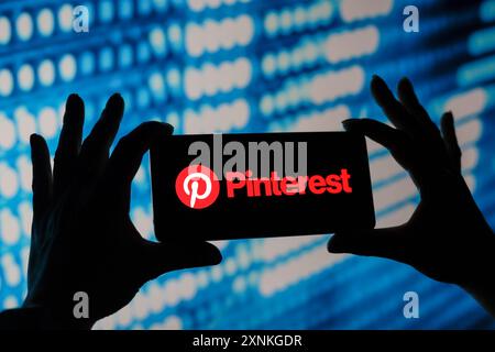 Paraguay. 01 août 2024. Dans cette illustration photo, le logo Pinterest est affiché sur un écran de smartphone. (Photo de Jaque Silva/SOPA images/SIPA USA) *** strictement à des fins éditoriales *** crédit : SIPA USA/Alamy Live News Banque D'Images