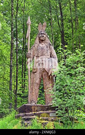 'Native American sculpture' par Peter Bowsher 2016. Jardin botanique de Dawyck, Stobo, près de Peebles, Scottish Borders, Écosse, Kimgdom Uni, Europe. Banque D'Images