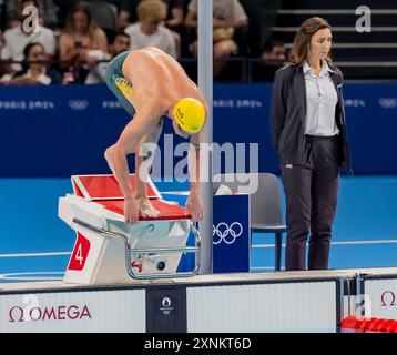 Paris, Ile de France, France. 30 juillet 2024. L'australien Zac Stubblety-Cook (AUS), nage dans le 200 m brasse masculin à l'arène la Défense de Paris lors des Jeux olympiques d'été de 2024 à Paris, France. (Crédit image : © Walter Arce/ZUMA Press Wire) USAGE ÉDITORIAL SEULEMENT! Non destiné à UN USAGE commercial ! Banque D'Images