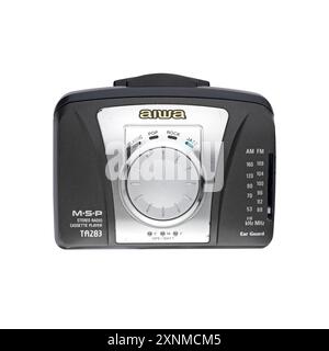 Lecteur de cassette stéréo Vintage Aiwa isolé sur fond blanc Banque D'Images