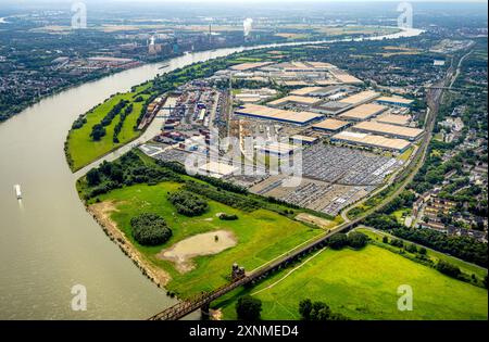 Luftbild, Duisburg-West, logport I Eins Rheinhausen, duisport mit D3T Duisburg Trimodal terminal, dit Duisburg intermodal terminal und Automobil-Logistik am Fluss Rhein, vorne die Hochfelder Eisenbahnbrücke, hinten links der logport II Zwei und HKM Hüttenwerke Krupp Mannesmann am Fluss Rhein, Fernsicht, Friemerheim, Hochfeld, Duisburg, Duisburg, Duisburg, Ruhrgebiet, Nordrhein-Westfalen, Deutschland ACHTUNGxMINDESTHONORARx60xEURO *** vue aérienne, Duisburg Ouest, logport I Eins Rheinhausen, duisport avec terminal trimodal D3T Duisburg, terminal intermodal dit Duisburg et Automobil Logistik sur le Rhin, en f Banque D'Images