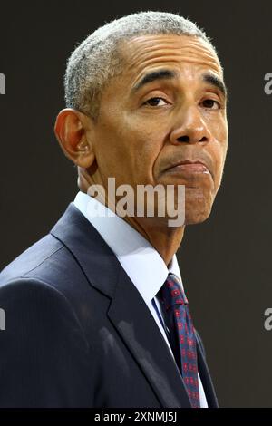 L'ancien président américain Barack Obama prend la parole lors des gardiens de but de la fondation Bill et Melinda Gates 2017 au Jazz au Lincoln Center de New York. Banque D'Images