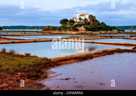 Salinas de la Concepción, ancienne production de sel, ses salines de Fornells. Mongofre Nou. Minorque. Îles Baléares. Espagne. Banque D'Images