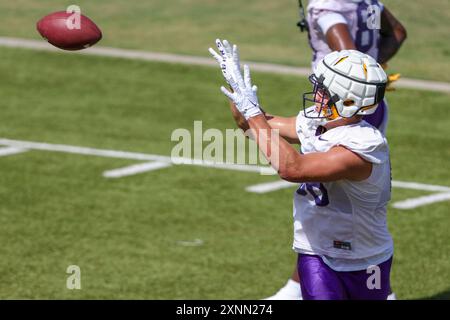 1er août 2024 : LSU Tight End Mason Taylor (86) regarde dans une passe pendant la première semaine du camp de football d'automne au centre d'entraînement LSU Charles McClendon à Baton Rouge, EN LOUISIANE. Jonathan Mailhes/CSM (image crédit : © Jonathan Mailhes/Cal Sport Media) Banque D'Images