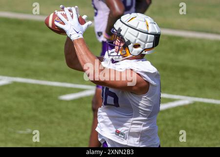 1er août 2024 : LSU Tight End Mason Taylor (86) regarde dans une passe pendant la première semaine du camp de football d'automne au centre d'entraînement LSU Charles McClendon à Baton Rouge, EN LOUISIANE. Jonathan Mailhes/CSM Banque D'Images