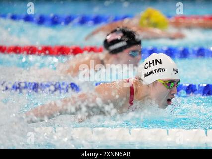 Paris, France. 01 août 2024. Yufei Zhang, de la République populaire de Chine, concourt et remporte la médaille de bronze dans la finale féminine du 200 m papillon aux Jeux Olympiques de Paris 2024 à l'Arena le Défense à Paris, France, le jeudi 1er août 2024. Photo de Richard Ellis/UPI crédit : UPI/Alamy Live News Banque D'Images