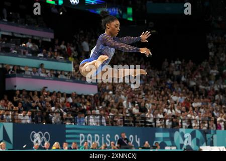 Paris, France. 01 août 2024. Paris, France. 1er août 2024. Simone Biles des États-Unis se produit sur le balancier lors de la finale féminine à la Bercy Arena lors de la sixième journée des Jeux Olympiques de Paris 2024, Paris, France. Crédit : Adam Stoltman/Alamy Live News Banque D'Images