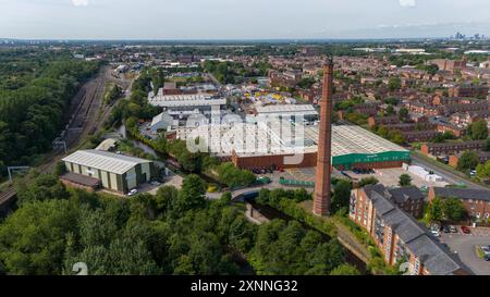 Vue aérienne Ashton sous Lyne Tameside, Ashton canal, Junction Mill Chimney et paysage industriel Banque D'Images