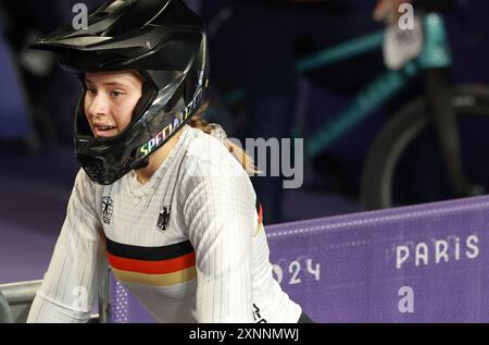 Montigny le Bretonneux, France. 01 août 2024. Olympia, Paris 2024, cyclisme, BMX, préliminaires, quarts de finale, femmes, Alina Beck d'Allemagne après sa course. Crédit : Jan Woitas/dpa/Alamy Live News Banque D'Images