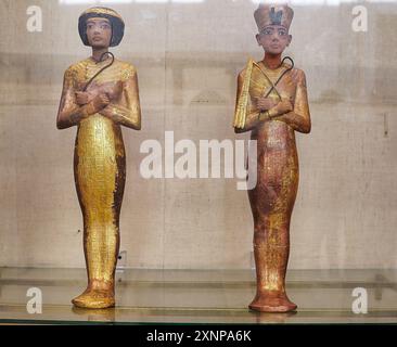 Le Caire, Egypte, 31 décembre 2019-Ushabti, figurines funéraires de Toutankhamon et de sa femme Ankhesenamun en bois doré et gesso de la tombe KV62 au Musée des antiquités égyptiennes au Caire, Egypte Banque D'Images