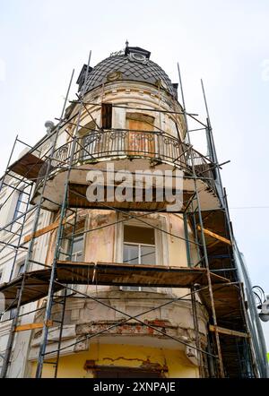 Restauration d'un ancien bâtiment historique à Rybinsk, Russie Banque D'Images