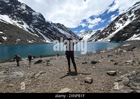 Laguna del Inca est un lac dans la région de la Cordillère, au Chili, près de la frontière avec l'Argentine. Le lac est dans la région de Portillo : paysage incroyable, b Banque D'Images