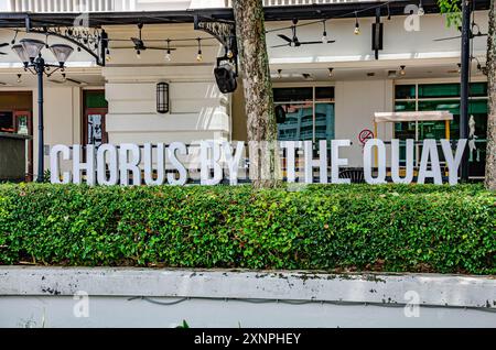 A sign out Side Chorus by the Quay, un restaurant à Straits Quay, Tanjung Tokong, Penang, Malaisie Banque D'Images