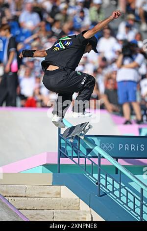 Paris, France. Crédit : MATSUO. 29 juillet 2024. HOEFLER Kelvin (BRA) Skateboard : finale de rue masculine lors des Jeux Olympiques de Paris 2024 à la Concorde à Paris, France. Crédit : MATSUO . K/AFLO SPORT/Alamy Live News Banque D'Images