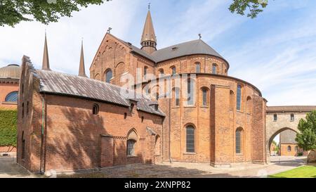 Roskilde, Danemark ; 30 juillet 2024 - vue de la cathédrale de Roskilde, Danemark. Banque D'Images