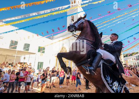 Danse traditionnelle avec des chevaux, 'Jaleo', originaire du 14ème siècle, fêtes de Sant Bartomeu, Ferreries, Minorque, îles Baléares, Espagne Banque D'Images