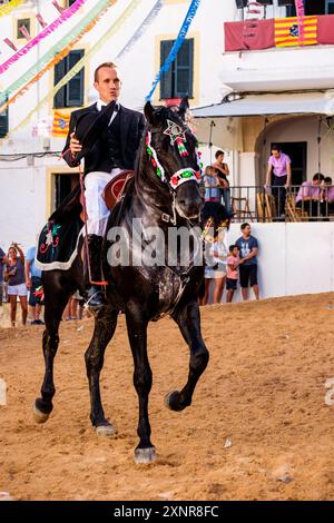 Danse traditionnelle avec des chevaux, 'Jaleo', originaire du 14ème siècle, fêtes de Sant Bartomeu, Ferreries, Minorque, îles Baléares, Espagne Banque D'Images