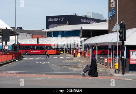 Gare routière de West Bromwich, Sandwell, West Midlands, Angleterre, Royaume-Uni Banque D'Images