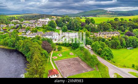 Craigellachie Moray Écosse le village abrite des hôtels de la distillerie John Dewar et de la rivière Spey Banque D'Images