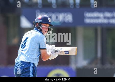 Derby, Royaume-Uni. 02 août 2024. Harry est venu du Derbyshire en action lors du Metrobank One Day Cup match entre le Derbyshire CCC et le Worcestershire CCC au County Ground, Derby, Angleterre, le 2 août 2024. Photo de Stuart Leggett. Utilisation éditoriale uniquement, licence requise pour une utilisation commerciale. Aucune utilisation dans les Paris, les jeux ou les publications d'un club/ligue/joueur. Crédit : UK Sports pics Ltd/Alamy Live News Banque D'Images