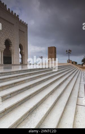 Le mausolée de Mohammed V est un mausolée situé en face de la Tour Hassan à Rabat, au Maroc Banque D'Images