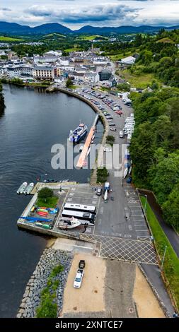 DONEGAL TOWN, COUNTY DONEGAL, IRLANDE - 23 JUILLET 2024 : le bateau-bus arrive à la ville. Banque D'Images