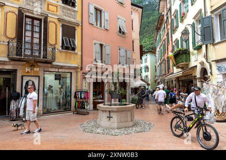 La ville de Riva Del Garda Lac de Garde Italie Banque D'Images