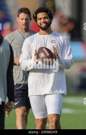 Jeudi 1er août 2024 ; Canton, Ohio États-Unis; Caleb Williams (18 ans), le quarterback des Chicago Bears, est à nouveau sorti pour lancer des passes lors du match du Hall of Fame Banque D'Images