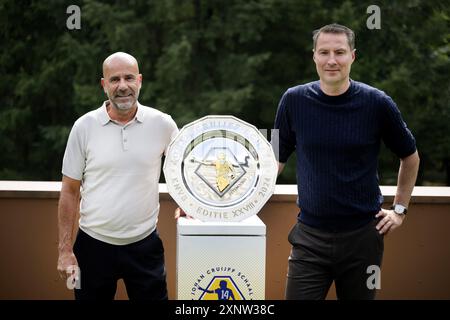 ZEIST - L'entraîneur Brian Priske de Feyenoord avec l'entraîneur Peter Bosz lors de la conférence de presse en préparation du match pour le bouclier Johan Cruijff. ANP OLAF KRAAK Credit : ANP/Alamy Live News Banque D'Images