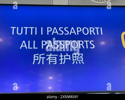 PANNEAU PASSEPORT à l'aéroport de Venise. Photo : Tony Gale Banque D'Images