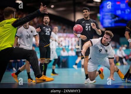 Paris, France. 02 août 2024. Johannes Golla (GER) Paris 2024 Jeux Olympiques Handball Allemagne vs Espagne Olympische Spiele 02.08.2024 crédit : Moritz Muller/Alamy Live News Banque D'Images