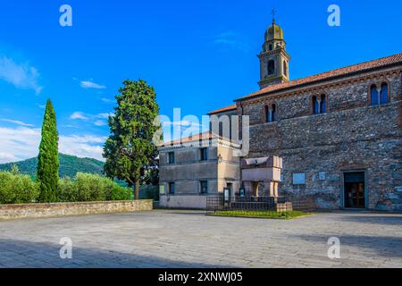 Arquà Petrarca en Vénétie, Italie, avec la tombe du célèbre poète Pétrarque, nichée au milieu d'un magnifique paysage historique et culturel. Banque D'Images