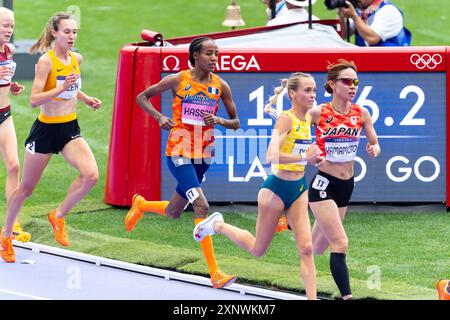 Paris, France. 02 août 2024. PARIS, FRANCE - 2 AOÛT : Sifan Hassan, des pays-Bas, en compétition sur le 5000m féminin lors du jour 7 d'Athlétisme - Jeux Olympiques Paris 2024 au stade de France le 2 août 2024 à Paris, France. (Photo de Joris Verwijst/Agence BSR) crédit : Agence BSR/Alamy Live News Banque D'Images